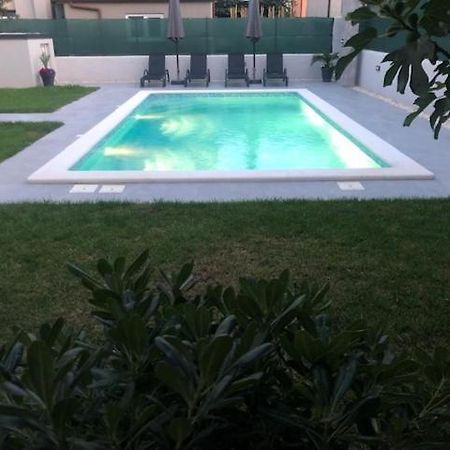Leneda Apartments With Pool Pula Exterior foto